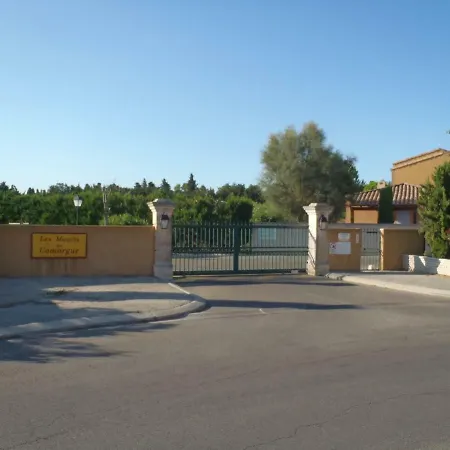Dans La Les Mazets De Camargue Apartment